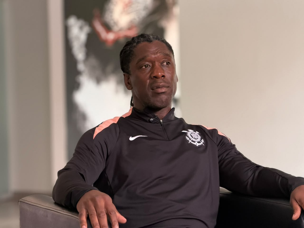 Seedorf diz não pensar em queda do Corinthians e minimiza risco de demissão: "Cabeça em vencer"