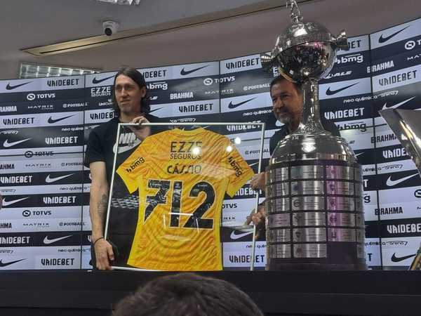 Augusto Melo propõe homenagem a Cássio no Corinthians: goleiro agradece gesto.