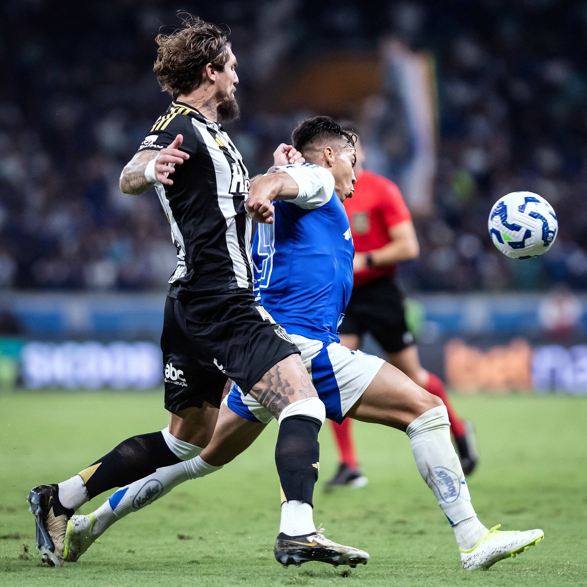 Kaio Jorge detalha conflito com Lyanco durante jogo entre Cruzeiro e Atlético-MG