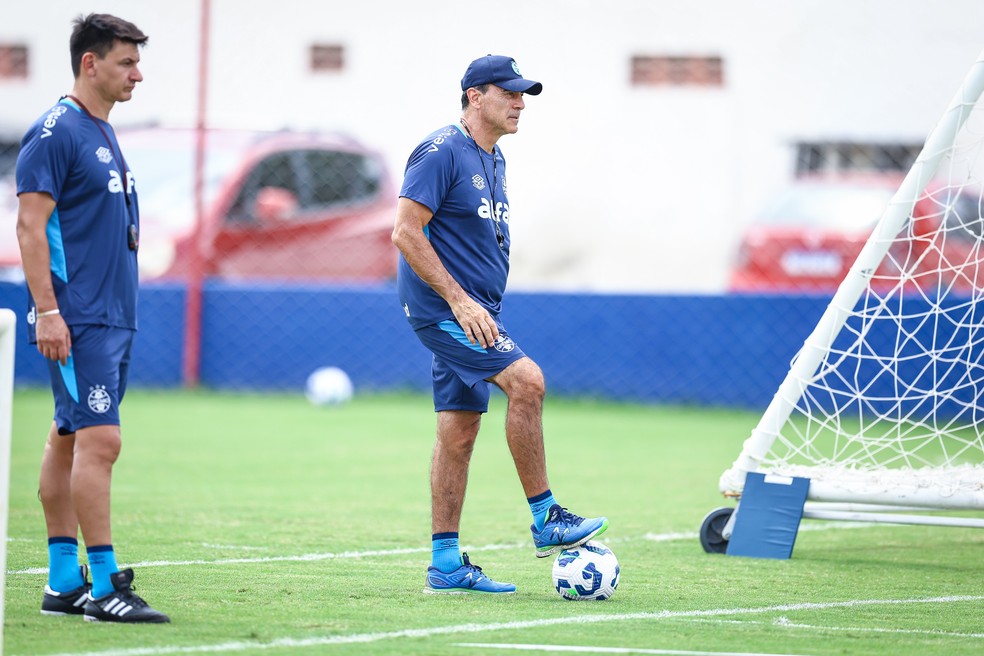 Quinteros em treino do Grêmio — Foto: Lucas Uebel/Grêmio