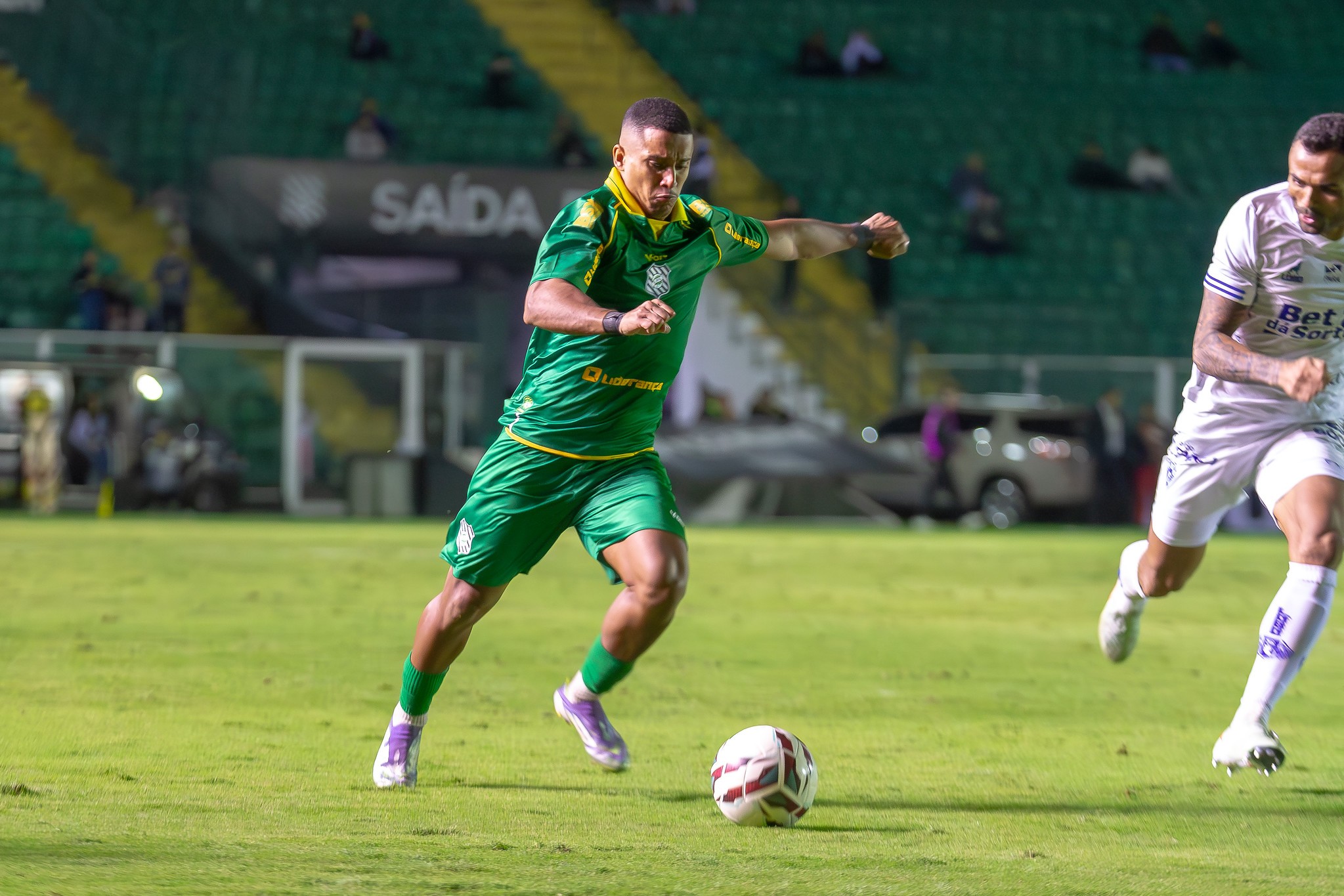 Figueirense encaminha saída de atacante titular para rival da Série C em 2027