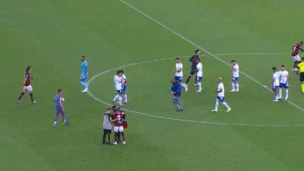 Cruzeiro muda estratégia para pressionar Flamengo no Maracanã no Brasileirão.