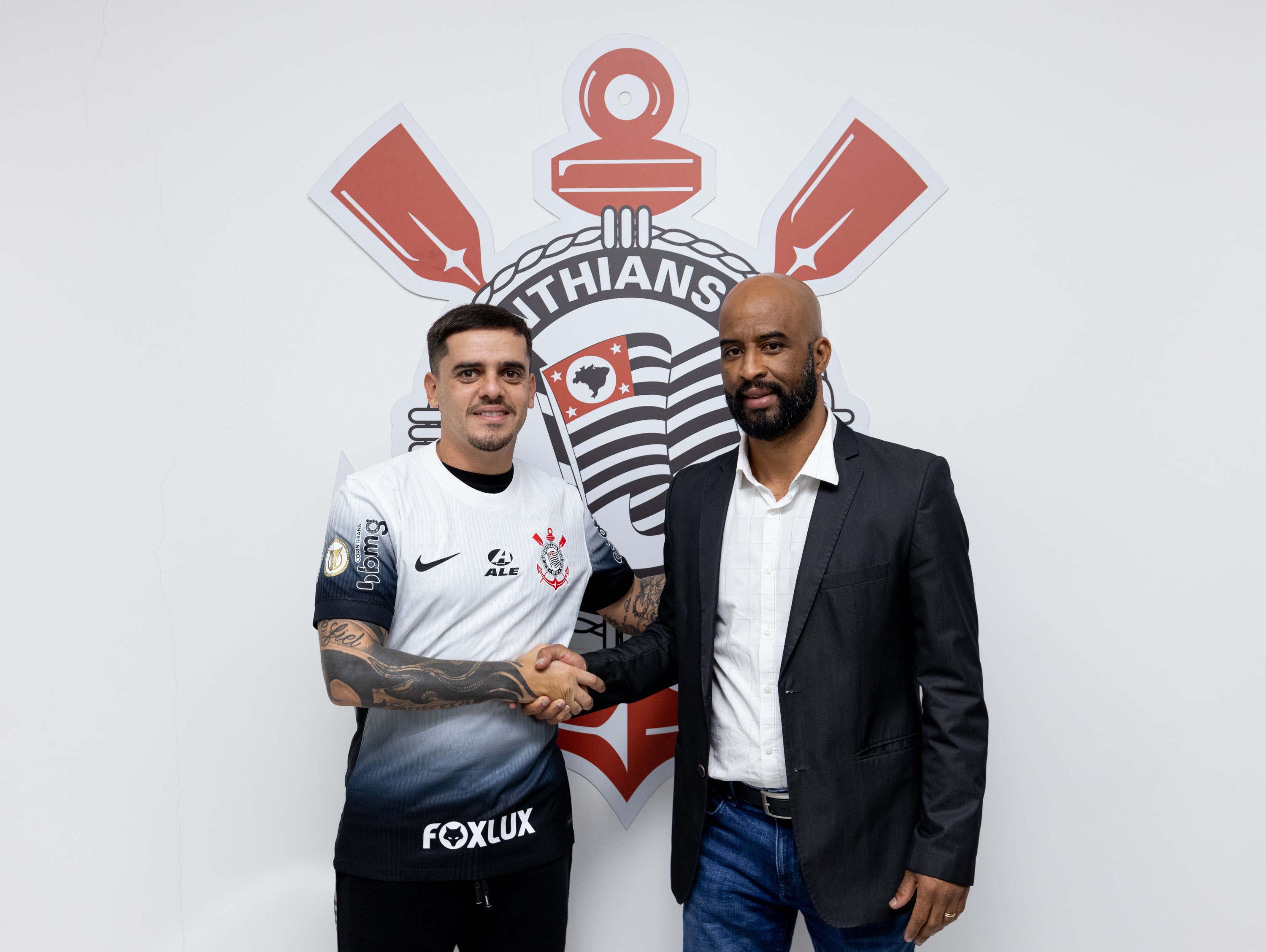 Fagner renova contrato com o Corinthians até o fim de 2026 ...
