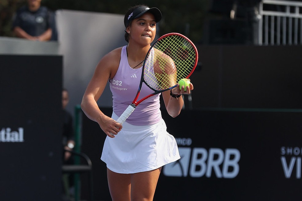 Naná Silva derrota Carol Meligeni de virada na estreia do SP Open e avança às oitavas