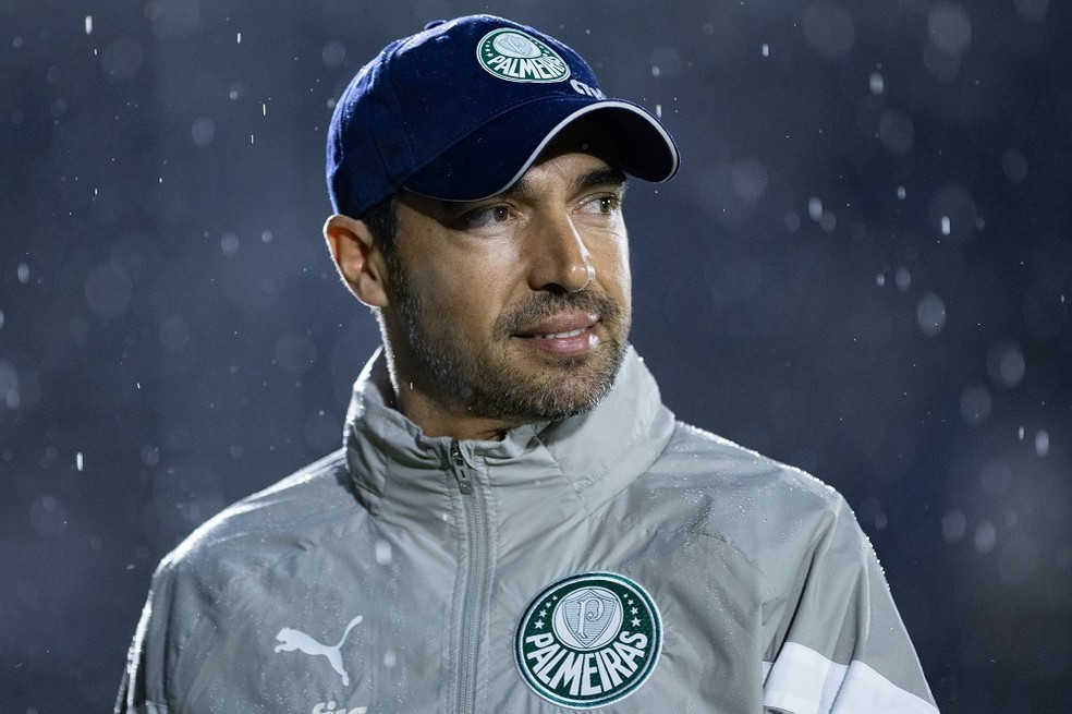 Abel Ferreira em Bragantino x Palmeiras — Foto: Fabio Moreira Pinto/AGIF