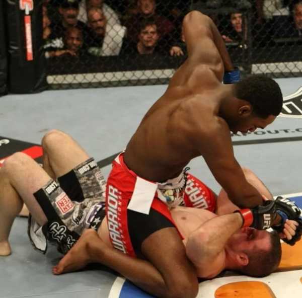 Comitê muda regra que culminou na única derrota de Jon Jones combate ge