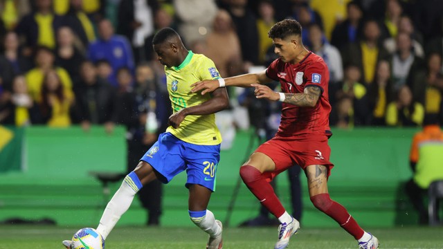 Luiz Henrique, do Brasil, contra Hincapié, do Equador