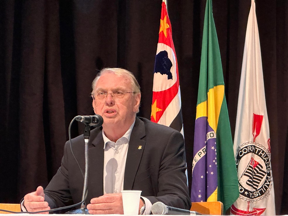 Osmar Stabile, presidente do Corinthians, em entrevista coletiva — Foto: Bruno Cassucci
