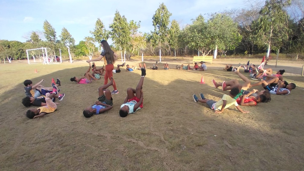 Adolescentes do projeto Atletismo UFSM representam a universidade