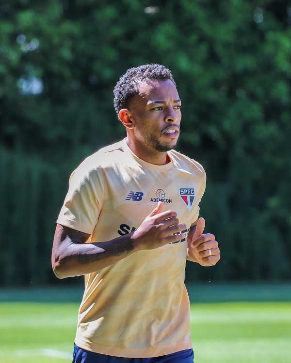 Welington perde espaço no São Paulo com novo esquema tático de Carpini