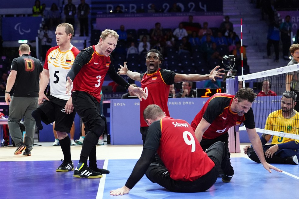 Brasil perde para a Alemanha no vôlei sentado masculino das Paralimpíadas de Paris — Foto: Dimitar Dilkoff /AFP