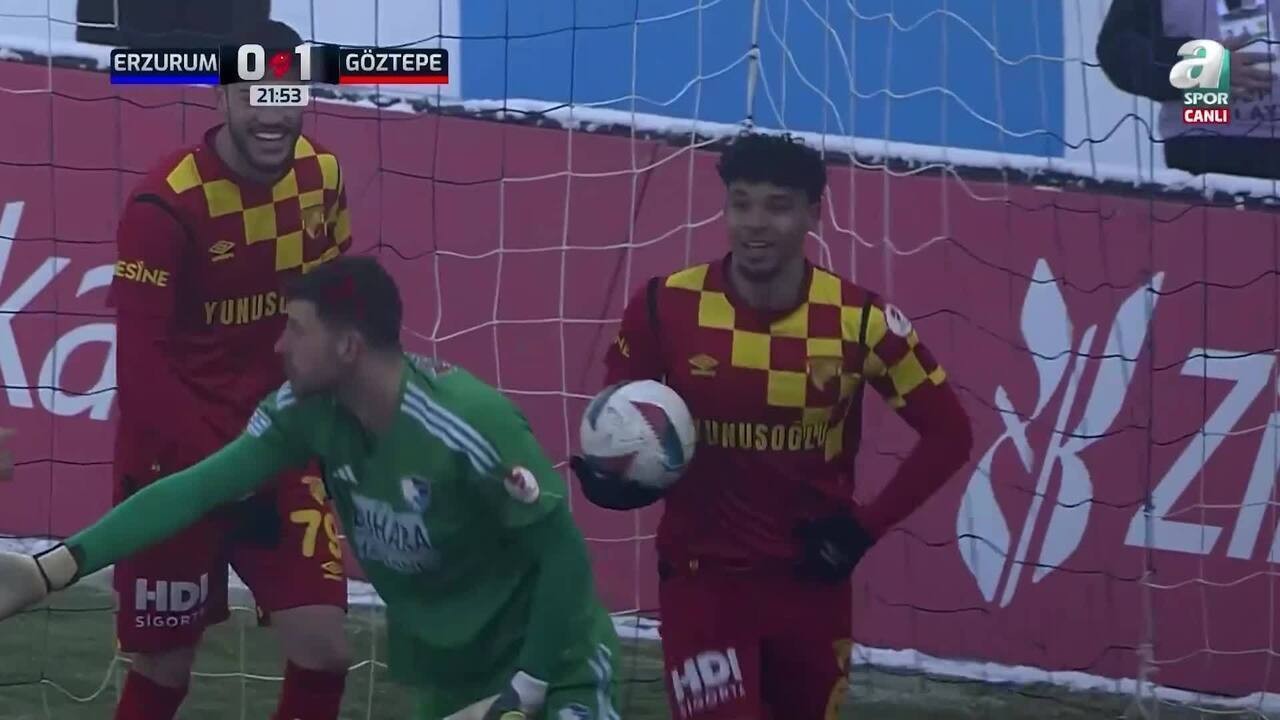 Victor Hugo é reintegrado e vira opção para Filipe Luís no Flamengo.