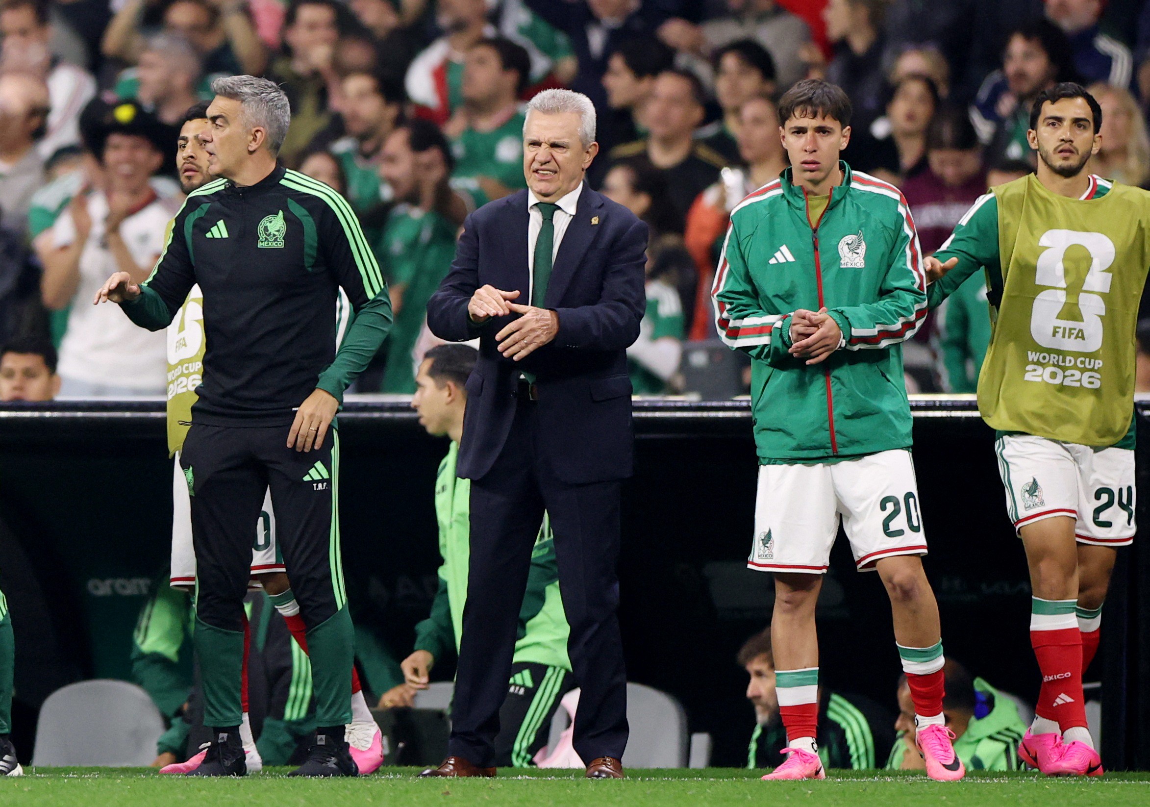 Técnico do México pede desculpas por eliminação na Copa do Mundo: "Sonhávamos com a final"