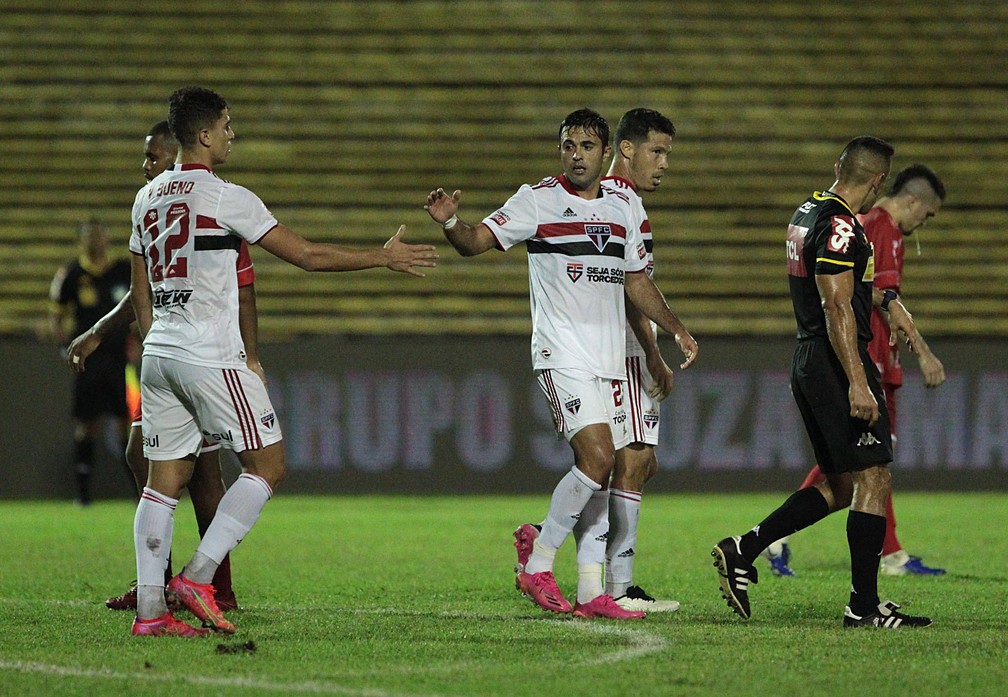 Após derrota, Brasil precisará quebrar tabu para vencer a Copa do