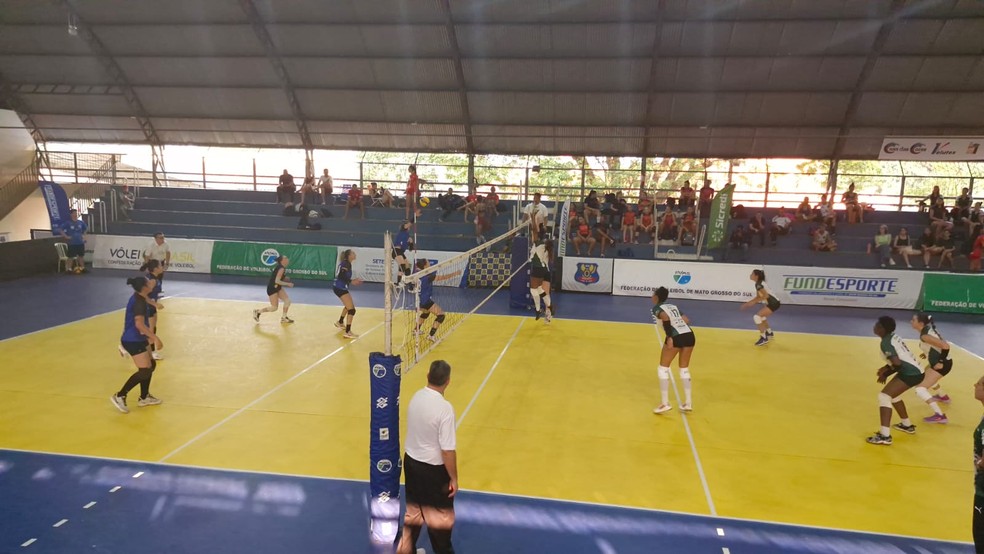 Jogo da Superliga C de Vôlei em Campo Grande. — Foto: Huanderson Merlotti