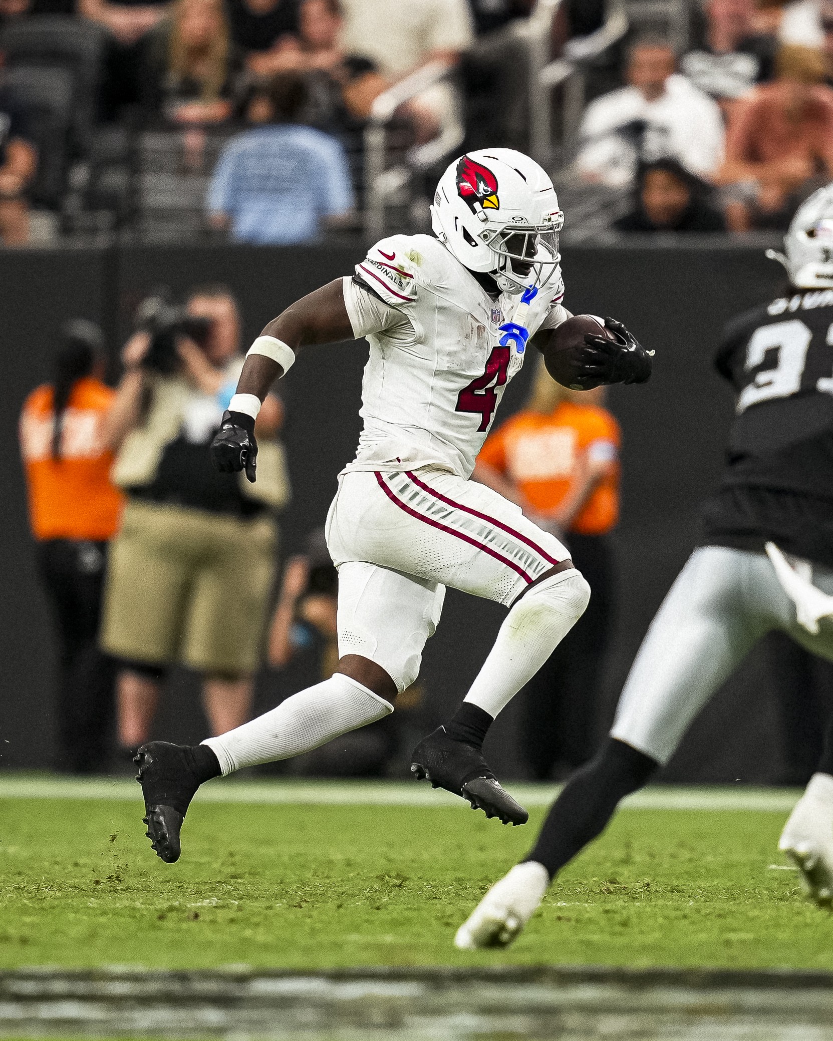 NFL: Calouro dos Cardinals ofusca Mendoza em jogo de estreias na pré-temporada; veja resultados