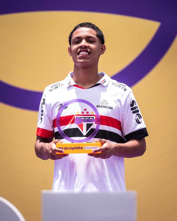 JOIA GERACIONAL! Ryan Francisco enfrenta rivais e se torna destaque no São Paulo com alta multa