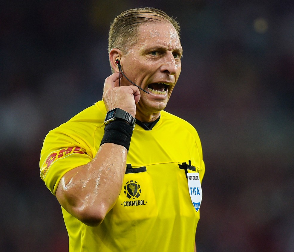 Néstor Pitana faz parte do novo comitê de arbitragem da CBF — Foto: Alexandre Loureiro/BP Filmes