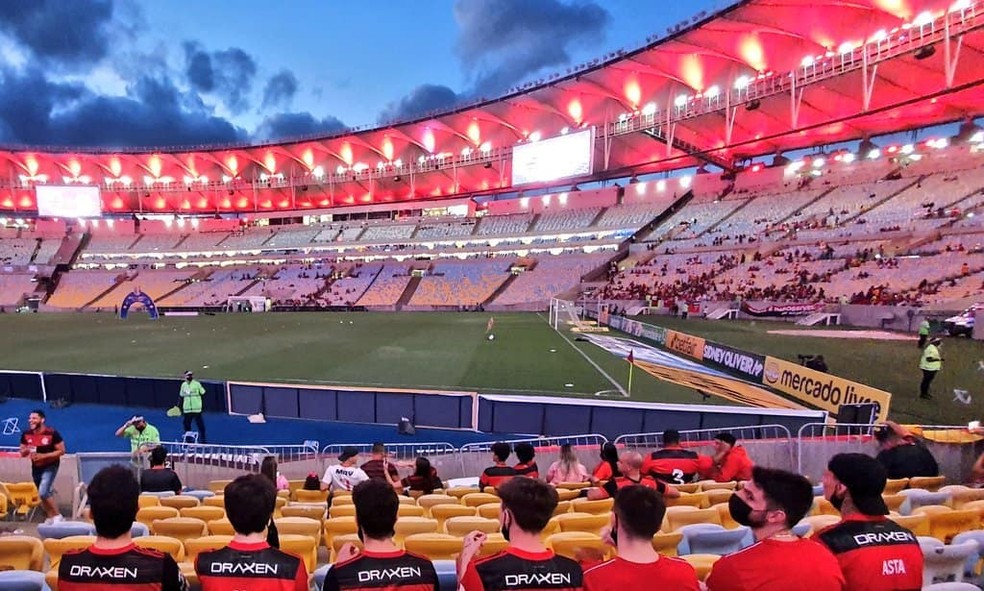 LoL: FLAnalista enlouquece em comemoração de gol do Flamengo no Maracanã, lol