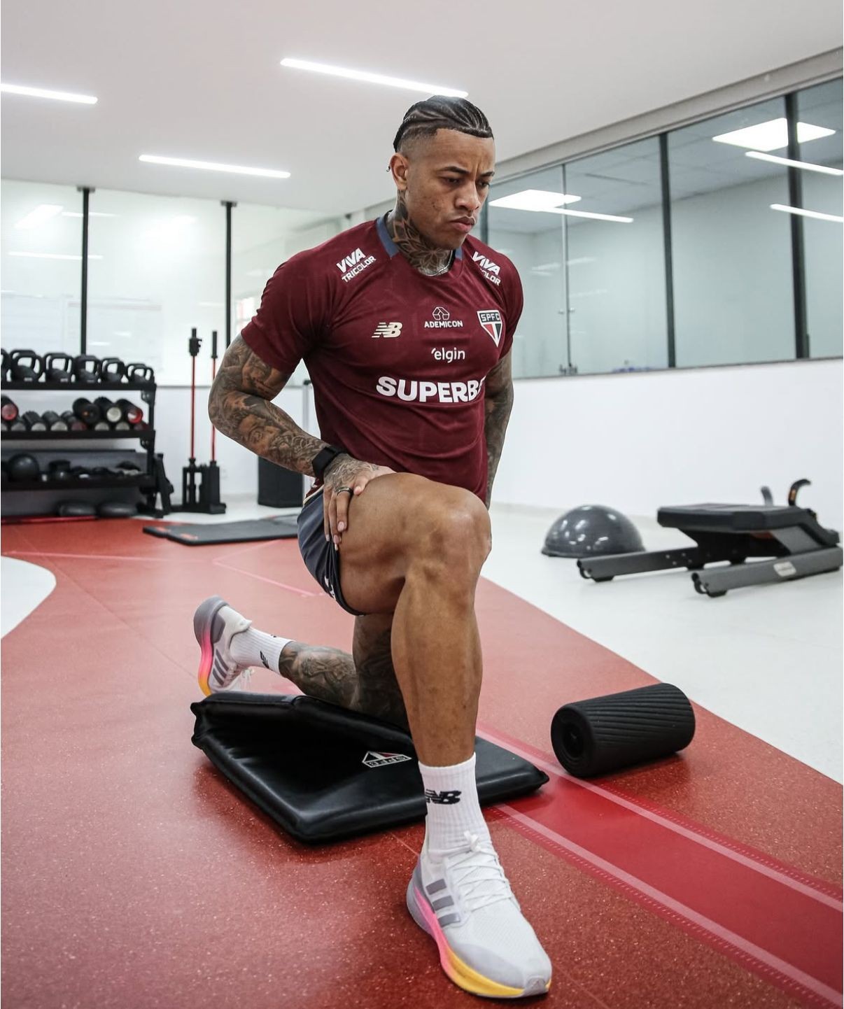 SÃO PAULO ABRE AS PORTAS! Jogador da Premier League usa estrutura do clube para recuperação!