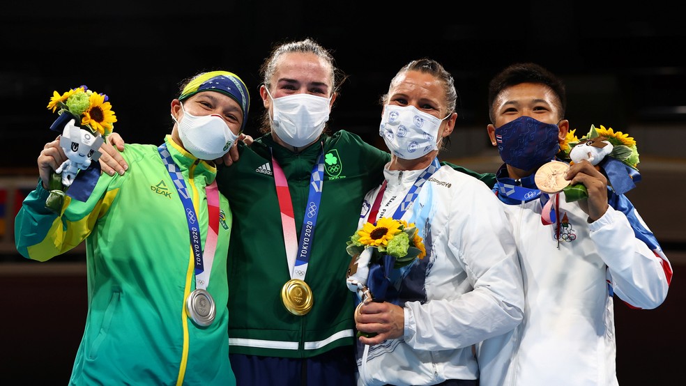 Grávida de 9 meses, indiana ganha medalha inédita em Olimpíada de