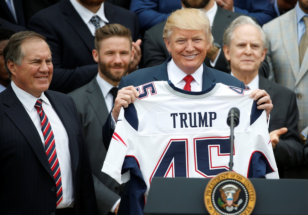 Trump defende disputa do futebol americano universitário, apesar