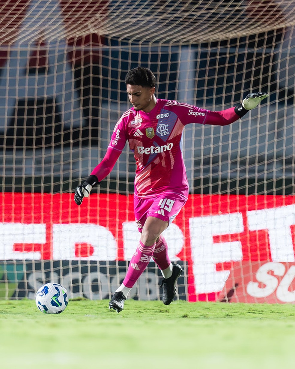 Dyogo Alves em ação pelo Flamengo contra o Mirassol — Foto: Caíque Coufal / Flamengo