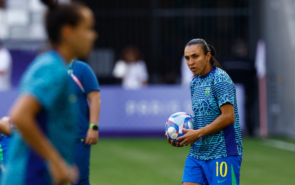 Marta volta a ficar à disposição de Arthur Elias na final das Olimpíadas — Foto: REUTERS/Susana Vera