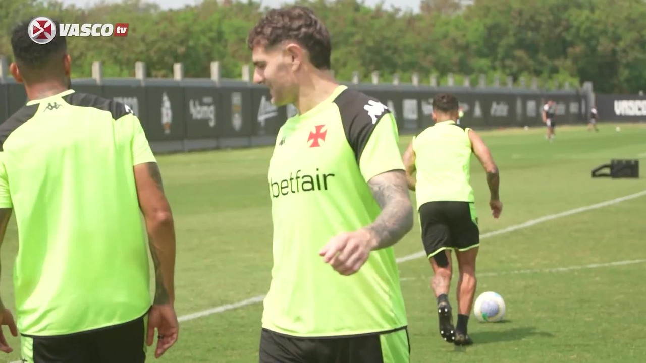 Pé ruim? Coutinho faz dois golaçosbet7k saque maximocanhota no treino do Vasco; assista