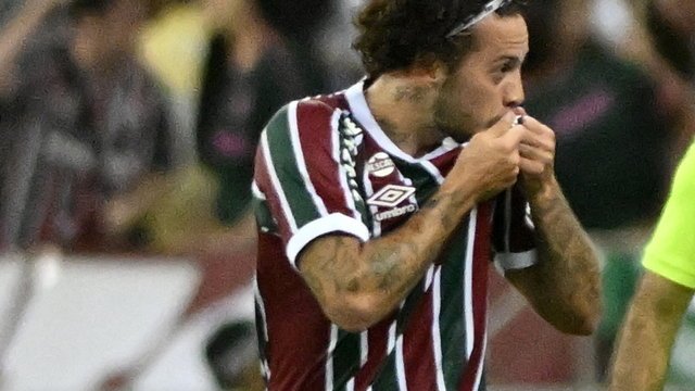 Guga comemora gol da vitória do Fluminense contra o Vasco