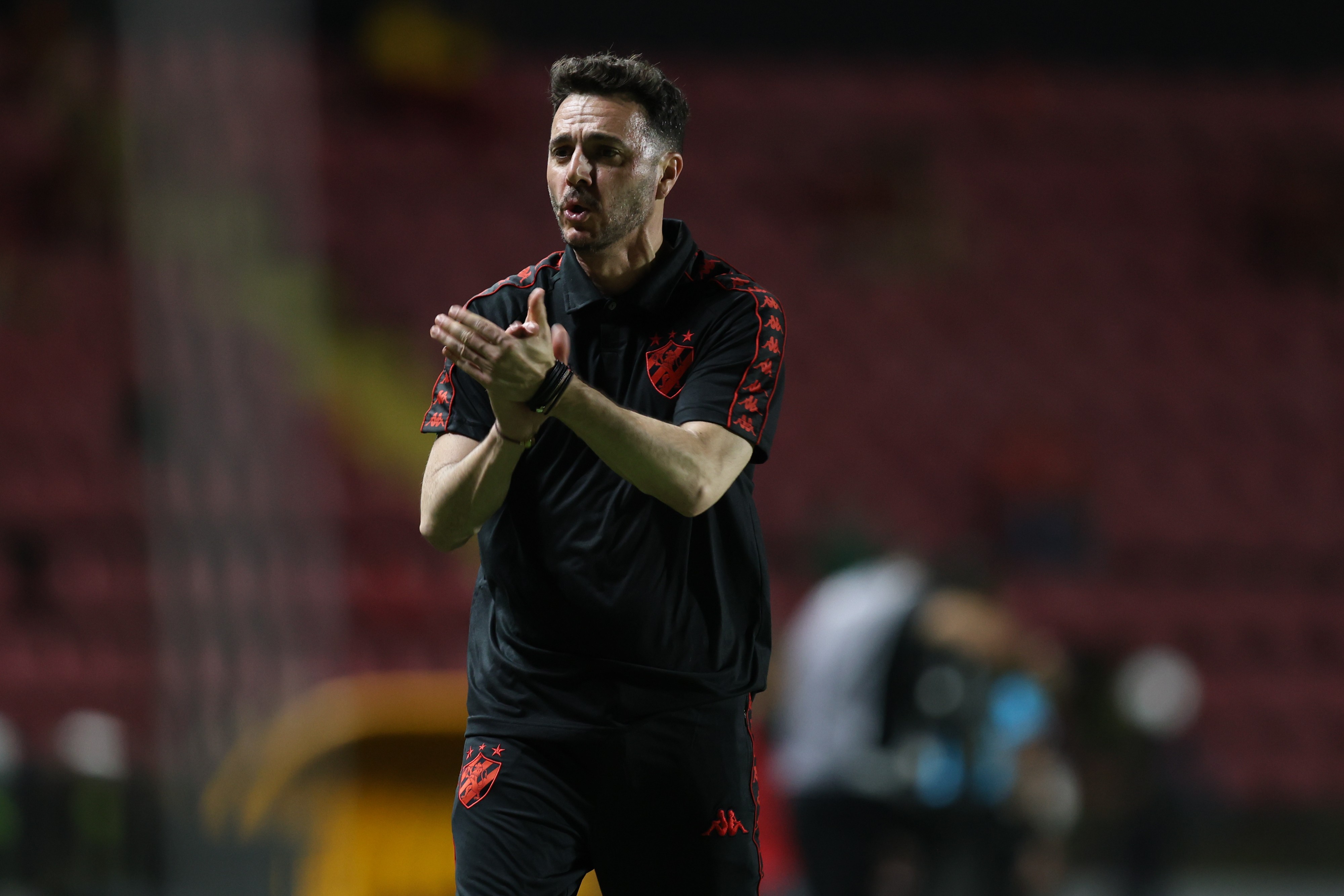 Soso reestreia no Sport com vitória após só um treino e destaca mudança de postura