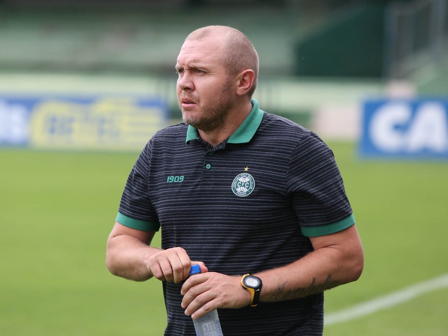 Coritiba estuda efetivar Mozart como técnico e contratar Alex como auxiliar para 2020 | coritiba | ge