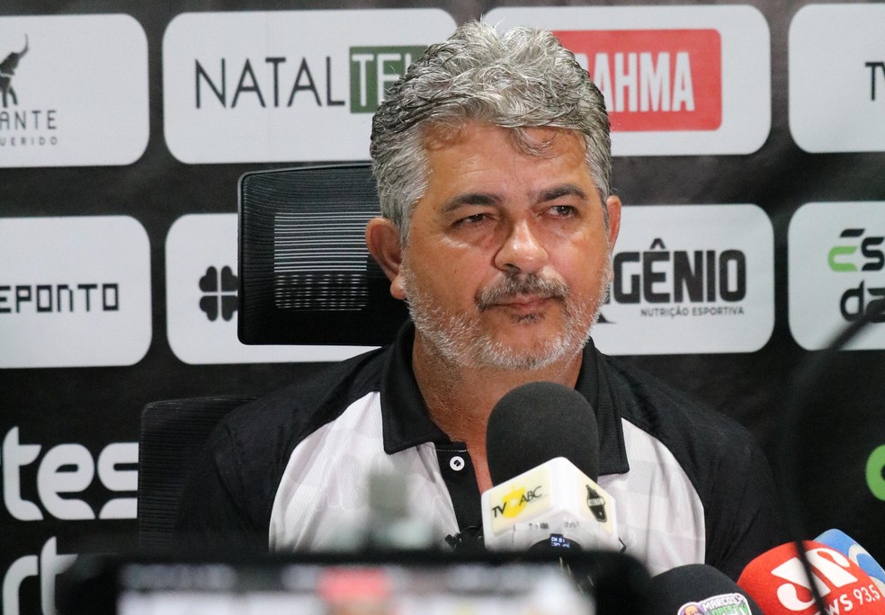 Ney Franco foi dispensado pelo ABC — Foto: Augusto César Gomes