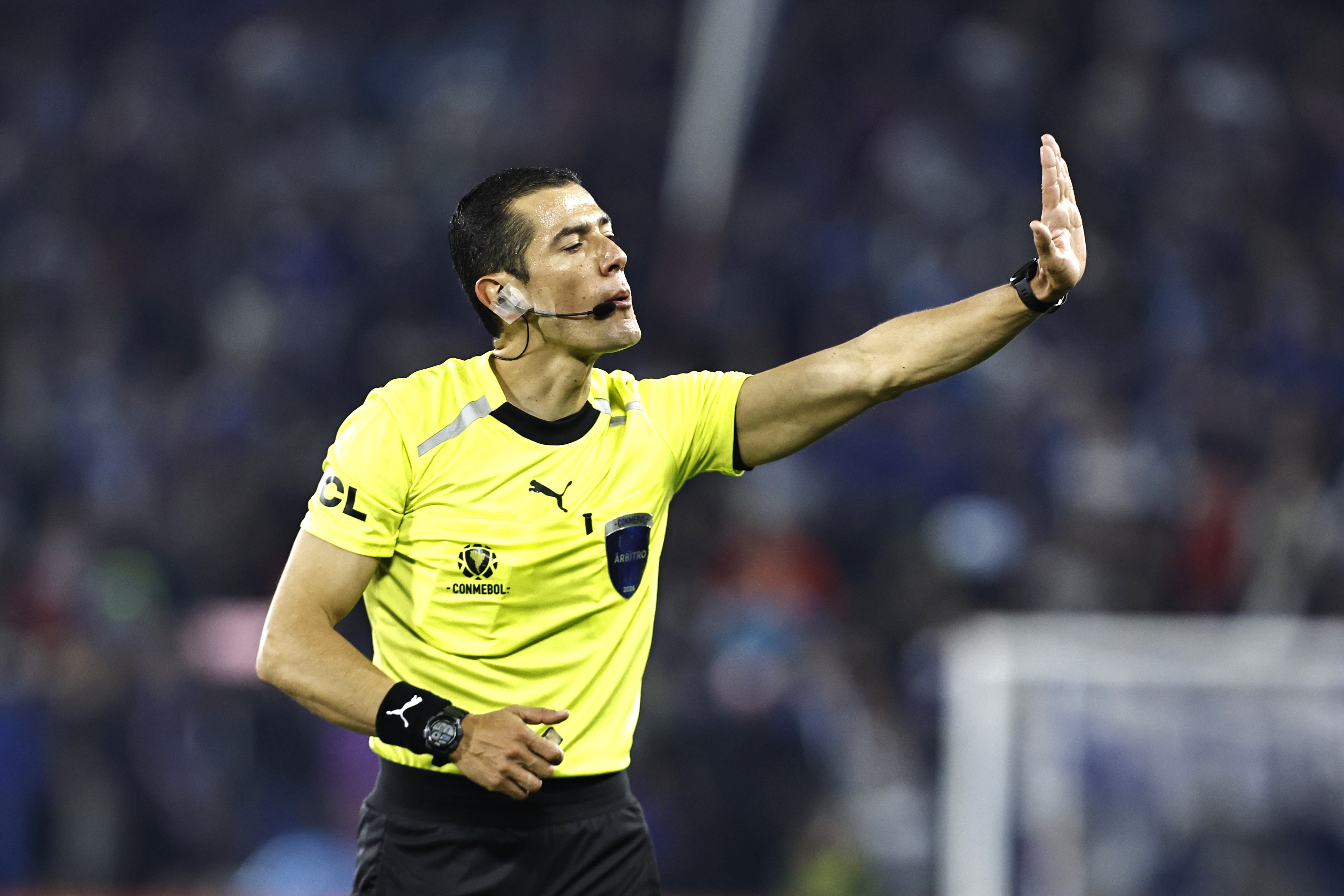 Cruzeiro intensifica preparação para duelo decisivo com Boca Juniors, focando na arbitragem e disciplina