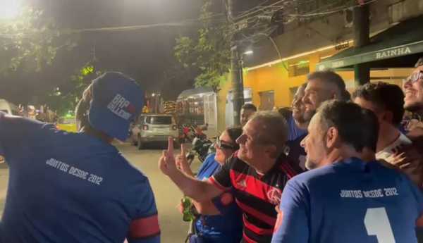 Presidente do Flamengo celebra vitória nas urnas em bar na Zona Sul.