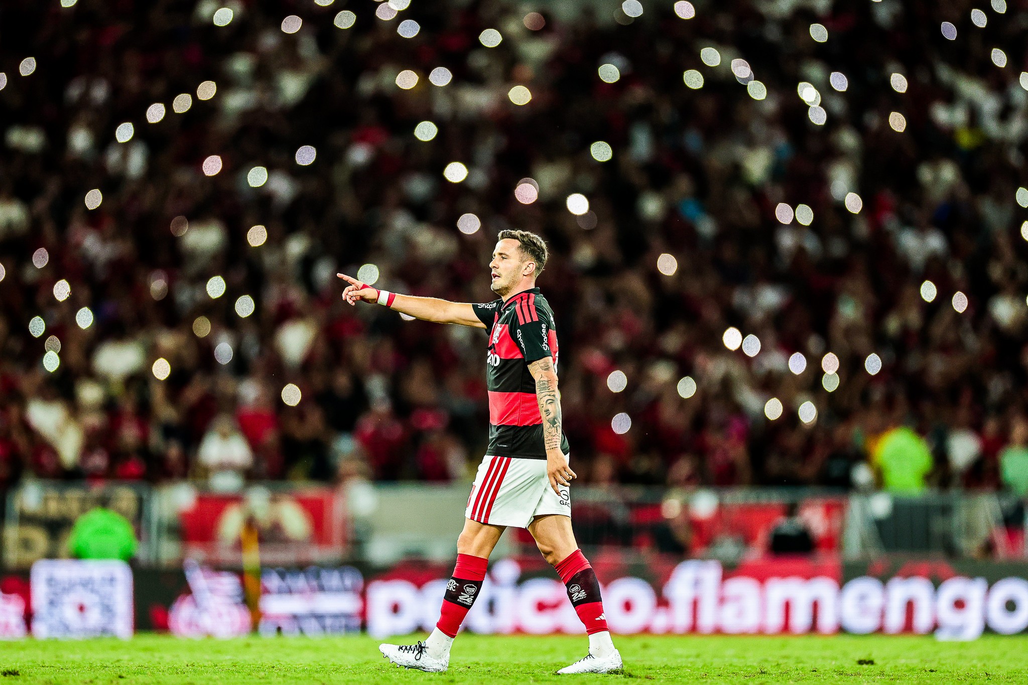 Saúl Expande Opções Táticas do Flamengo, enquanto Andrew Continua Sem Minutes com Jardim