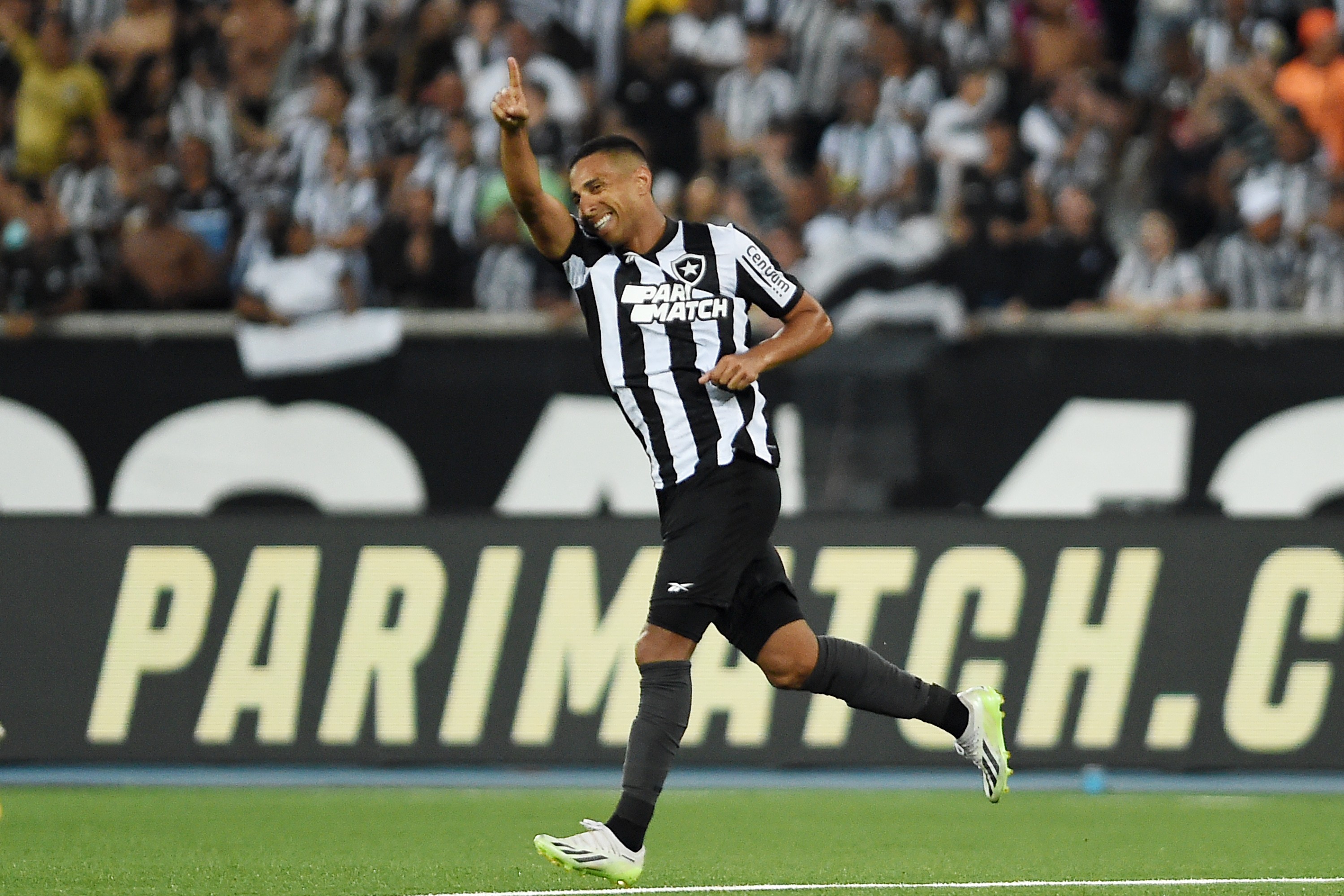 Botafogo sonda Victor Sá para retorno, mas esbarra em salário alto | Ge