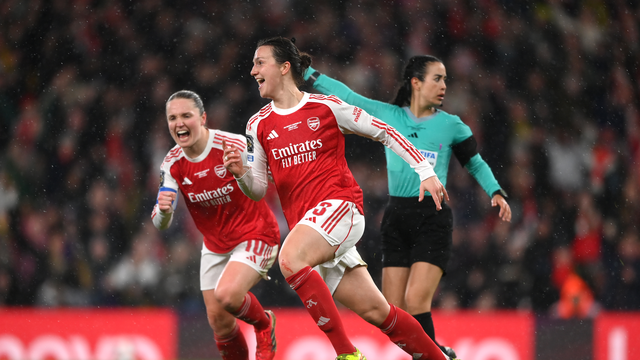 Jogadoras do Arsenal comemoram gol contra o Corinthians 