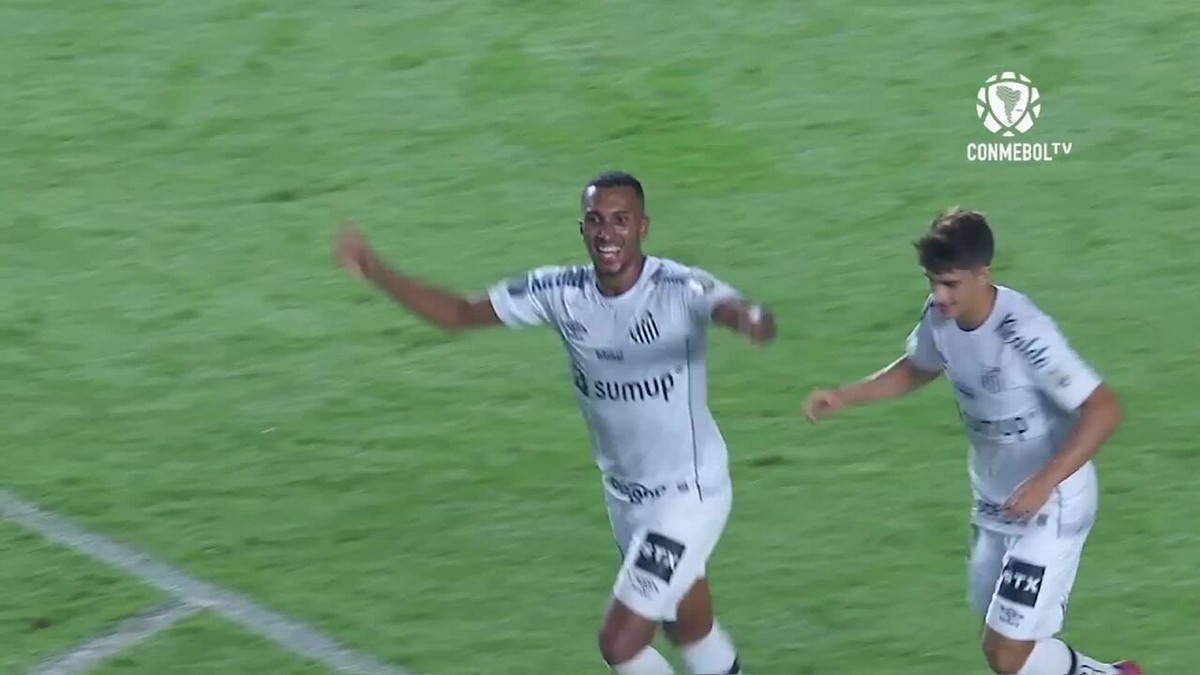 Sal grosso é eleito o craque em goleada do Santos na Libertadores