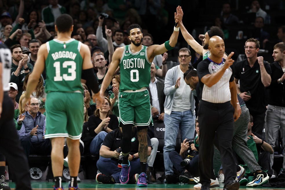 The Playoffs » Heat agenda voo para Denver antes do jogo 7 contra os Celtics