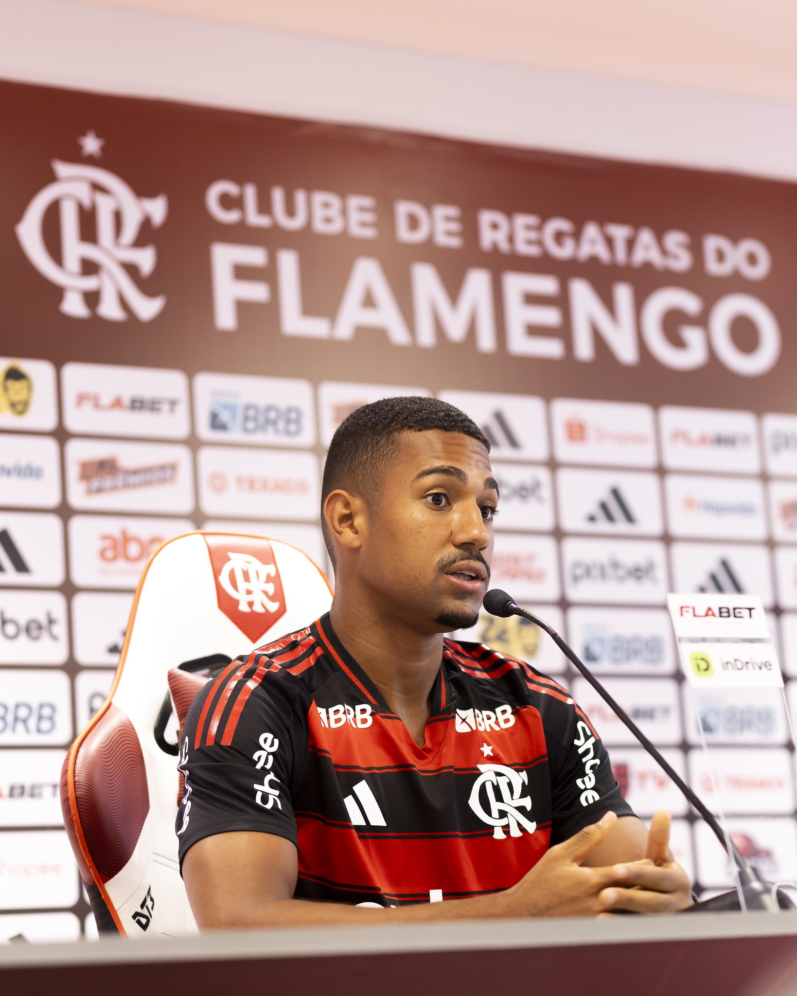 Samuel Lino: Volta Ao Flamengo Como Destino, Números Não Entram Em Campo