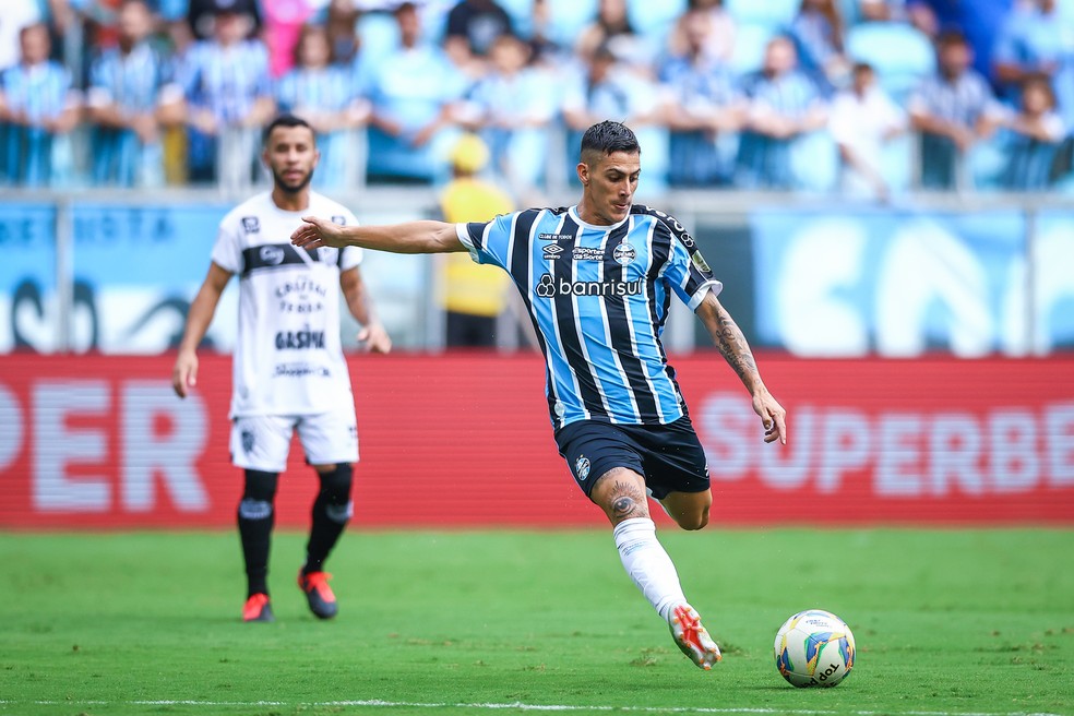 Pavón na vitória do Grêmio sobre o Santa Cruz — Foto: Lucas Uebel/Grêmio