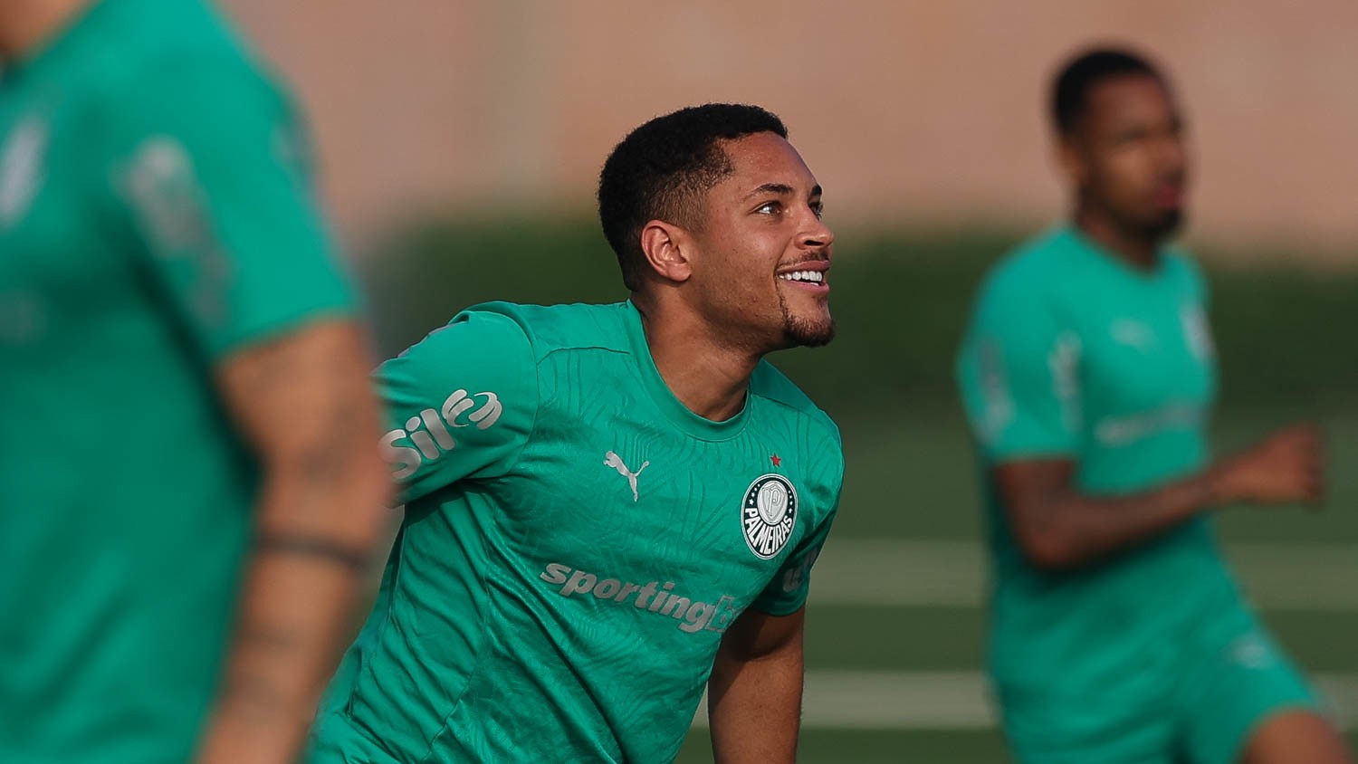 Palmeiras Apresenta Mudanças e Aposta em Vitor Roque na Libertadores.