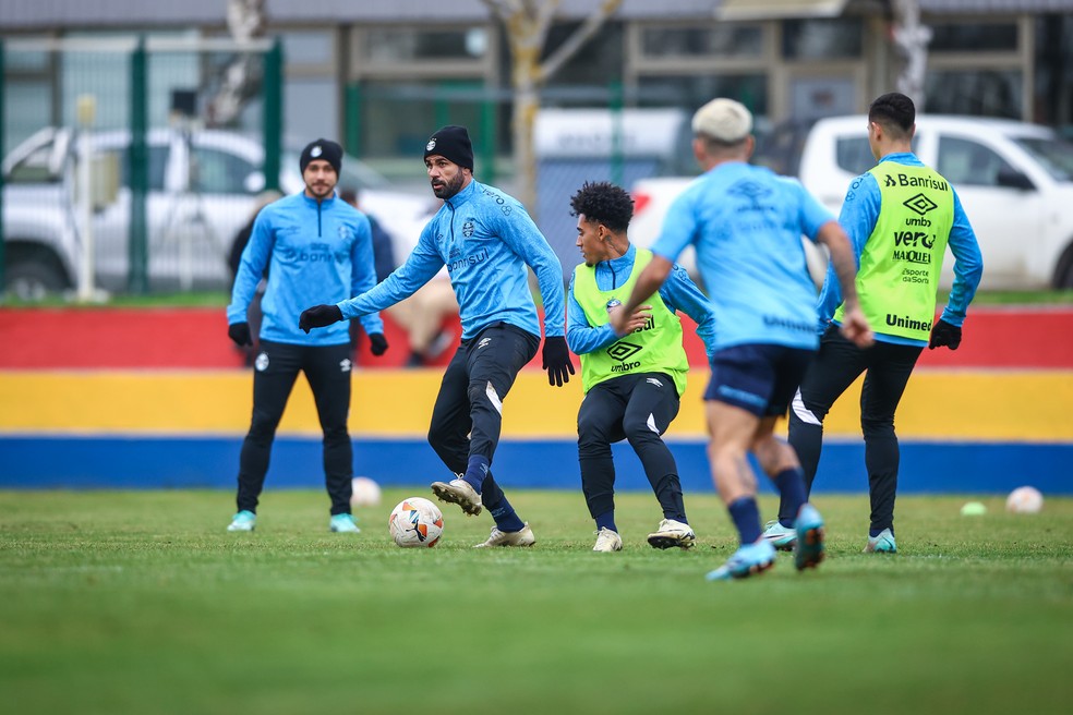 Jogadores do Grêmio no último treino antes de encarar o Huachipato
