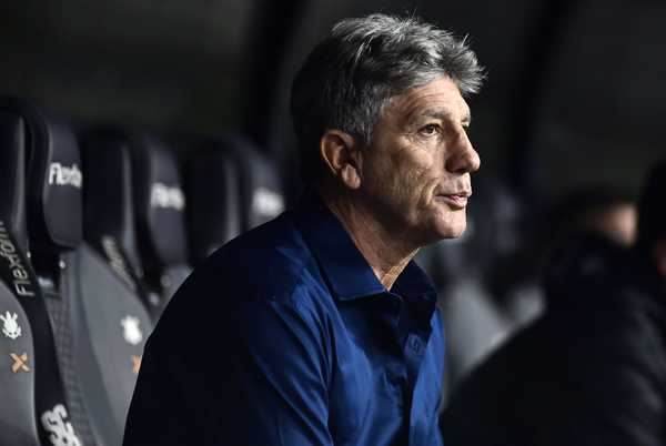 Renato responde crítica do Corinthians e reprova postura de jogadores do Grêmio