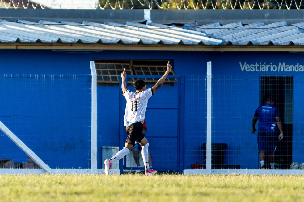 Isaac fez o gol da partida e foi expulso | Comercial-MS 0-1 Misto-MS — Foto: Rodrigo Moreira/@rmp.fotografia