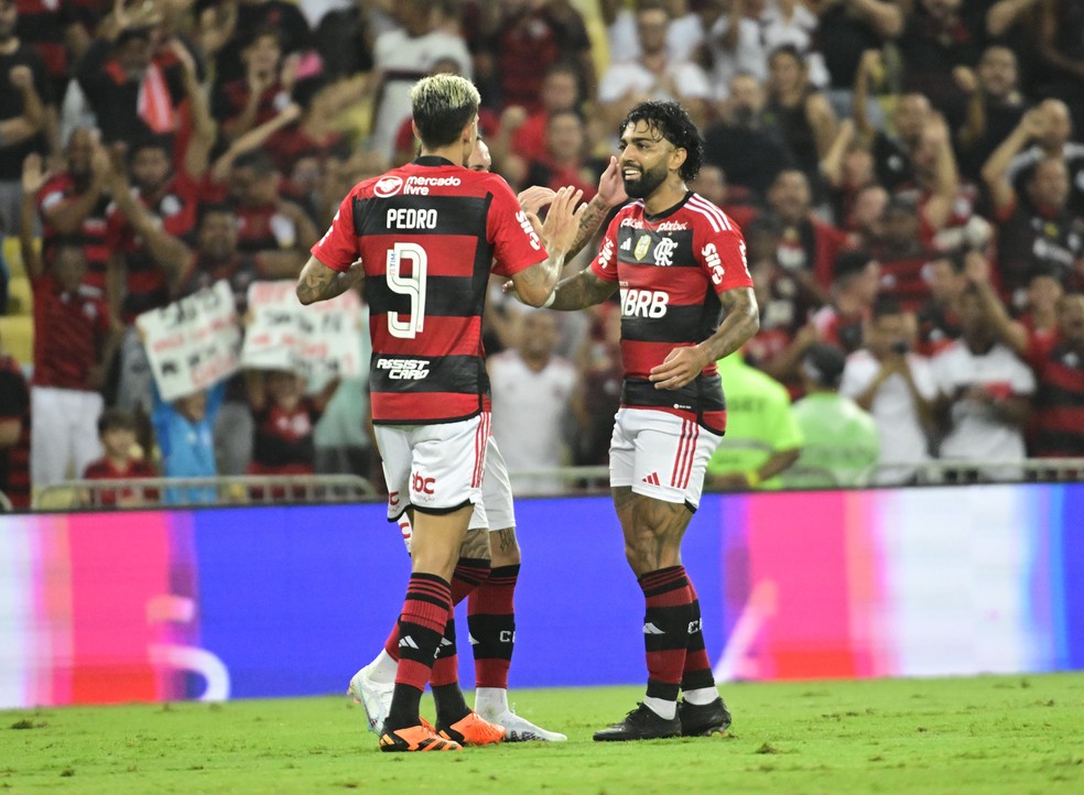 Pedro e Gabigol em Flamengo x Maringá — Foto: André Durão