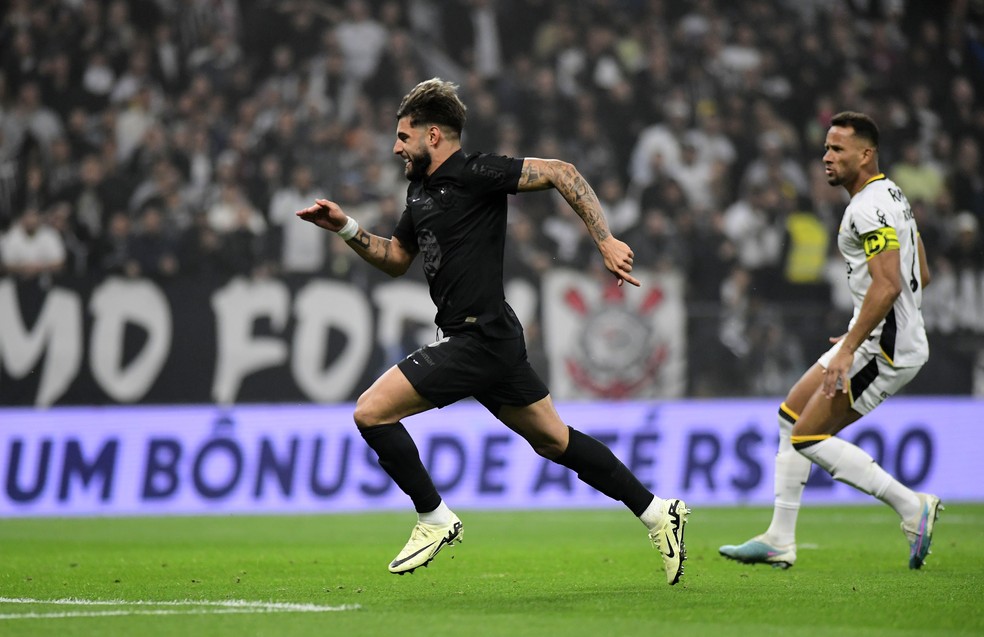 Yuri Alberto em Corinthians x Criciúma — Foto: Marcos Ribolli