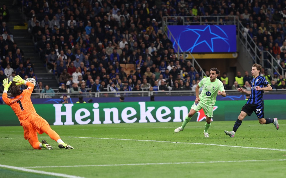 Sommer foi o cara da Inter de Milão contra o Barcelona — Foto: Carl Recine/Getty Images