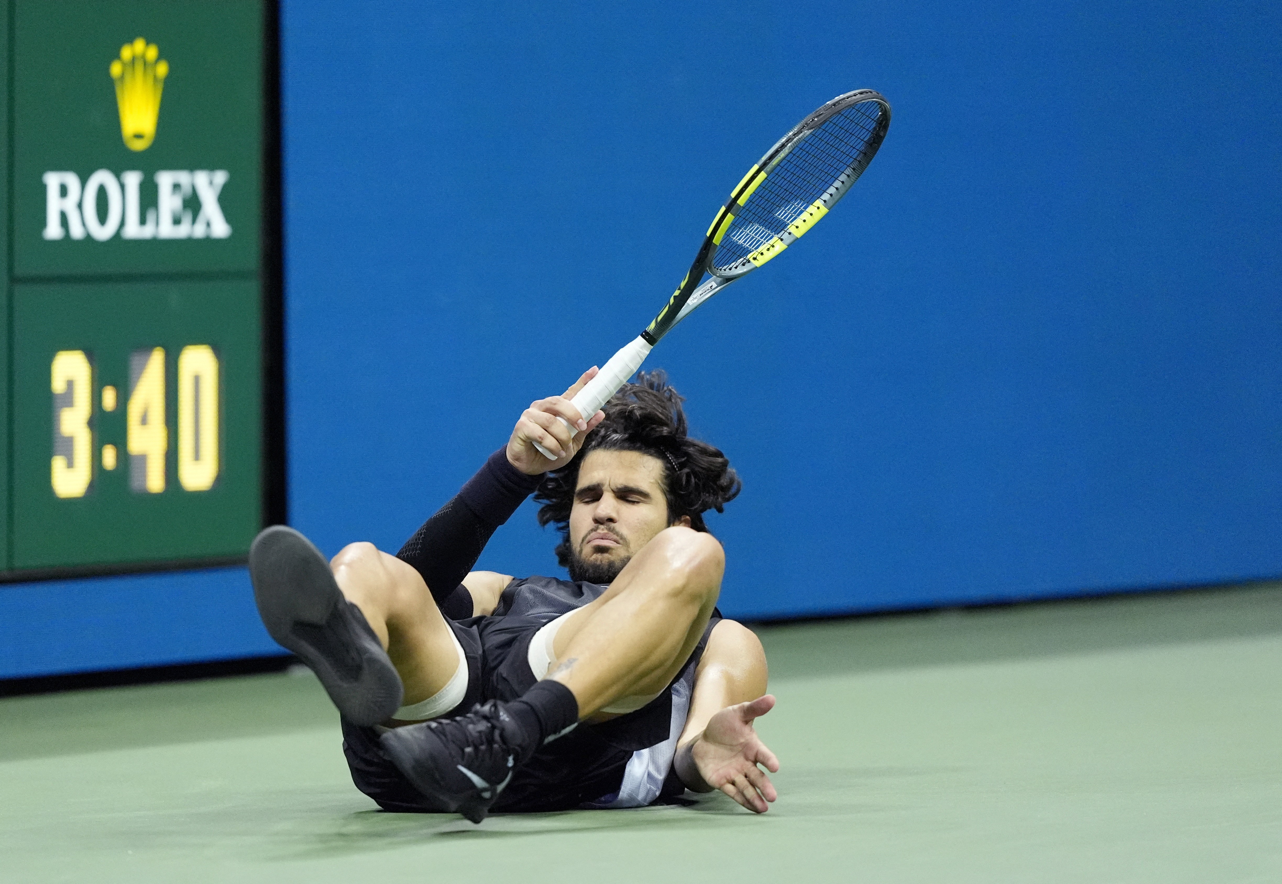 Alcaraz passa mal, vomita e perde batalha de 4h28 para Shelton no US Open